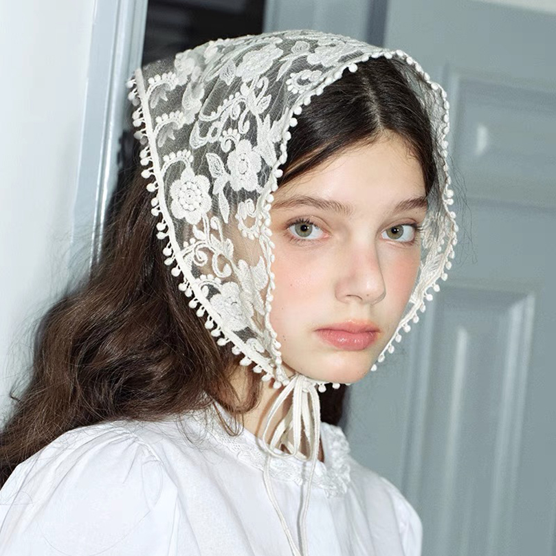 Women Accessories Photos - Wit geweven bloemen kant haar sjaal